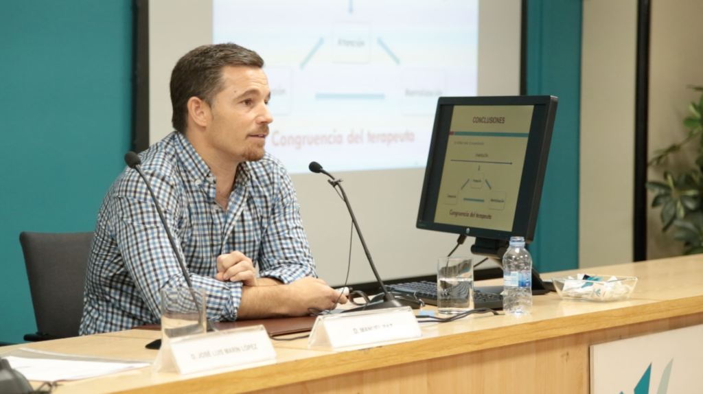 El Dr. Manuel Paz en los V Encuentros de Otoño de FAPYMPE